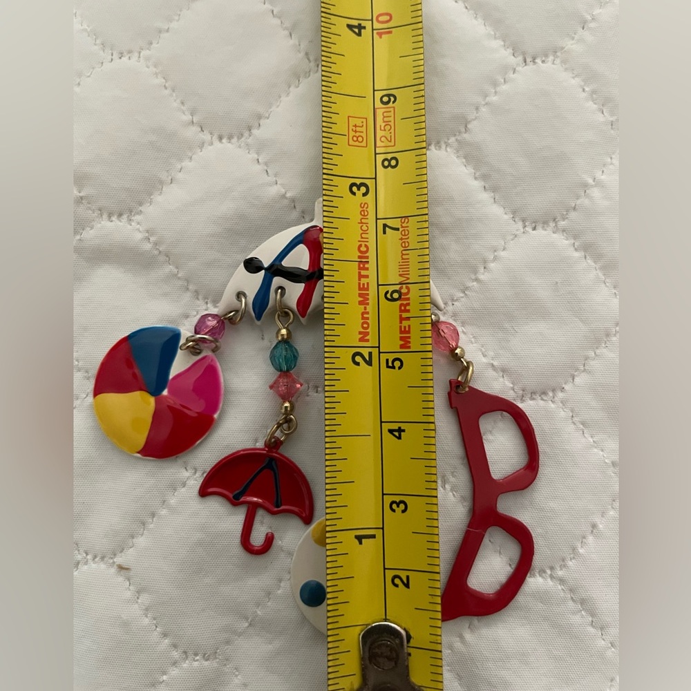 Vintage Pin- Primary colors - beach party charms - Picture 4 of 5